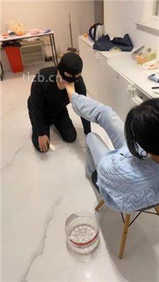 图片[4]_【03小殿下】嘴叼鞋/跪舔白袜裸足/对鞋磕头_HD绳艺资源