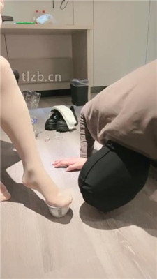 图片[4]_【清禾】脚底踩踏喂食/骑马/肉丝舔脚丫_HD绳艺资源