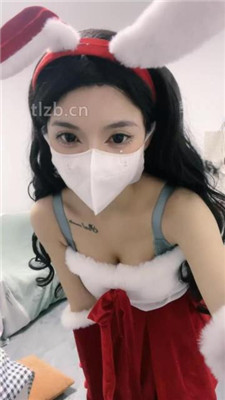 【智恩】圣诞女神S-踩踏/舔闻黑丝/内裤套头/吃卫生巾_HD绳艺资源