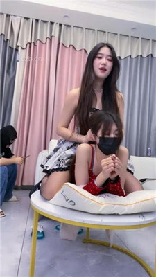 【麋鹿银儿】女神母畜-骑狗背/sp/咬肉掐脖/舔脚舔口水_HD绳艺资源