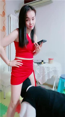 图片[10]_【北京艾琳】运动鞋白袜跪舔-踩踏-骑马转胯_HD绳艺资源