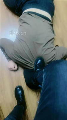 图片[14]_【梦凡】长靴美腿碾压踩/舔脏鞋底_HD绳艺资源