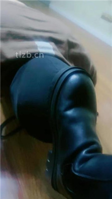 图片[17]_【梦凡】长靴美腿碾压踩/舔脏鞋底_HD绳艺资源