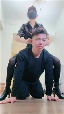 图片[5]_【美娜格格】短靴黑丝模特-狂抽耳光/揪耳朵_HD绳艺资源