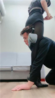 图片[12]_【美娜格格】短靴黑丝模特-狂抽耳光/揪耳朵_HD绳艺资源