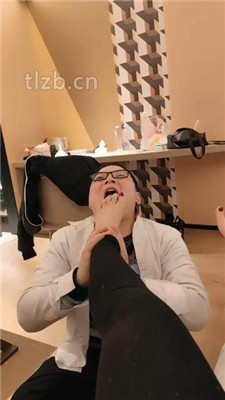 图片[4]_【清莹】深夜圈养狗恋足舔_HD绳艺资源