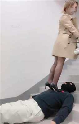 图片[16]_【梦樱】户外楼梯间-转胯/耳光/踩踏/训练_HD绳艺资源