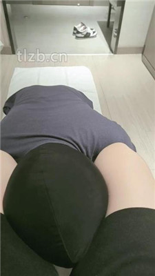 【樊樊】狗嘴清理脏鞋脏内裤/套头/肉丝脚踩踏/插嘴_HD绳艺资源