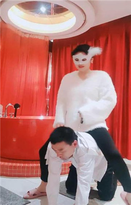 图片[16]_【伯爵】圈养犬化-高难度挑战蛇鞭/耳光/踢踹/清理靴子_HD绳艺资源