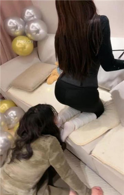 【橙宝】双母畜-奴下奴-咀嚼白袜/掐脖窒息/玩狗舌_HD绳艺资源