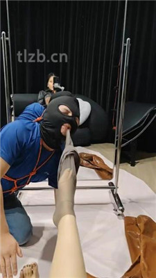 图片[6]_【猫爷】脚趾玩狗舌/长靴丝袜裸足舔_HD绳艺资源