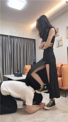 【萬一】跪舔超脏高帮鞋/碾压狗爪/喂口水/脚深喉_HD绳艺资源