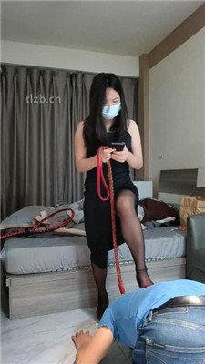 【洋洋】狗链拴狗/跪舔黑丝裸足_HD绳艺资源