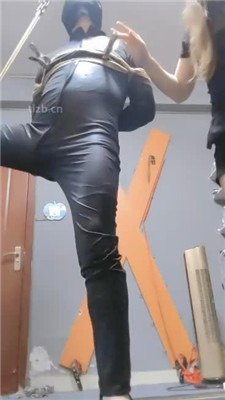 图片[2]_【东营天香百合】吊绑囚禁-丝袜塞嘴-人体鞋架_HD绳艺资源