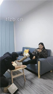 图片[2]_【尤尤子】跪舔超脏长靴/原味裸足_HD绳艺资源