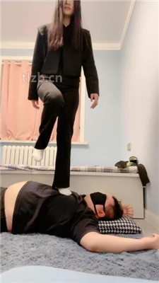 图片[3]_【希雅】白袜脚全体重踩踏【完整版】_HD绳艺资源