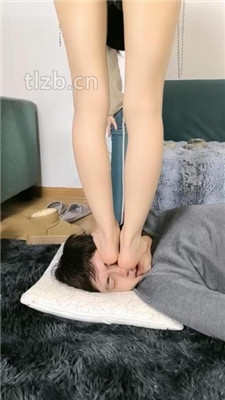 图片[13]_【梓S】棉袜雪地靴裸足-全体重踩脸_HD绳艺资源