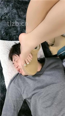 图片[16]_【梓S】棉袜雪地靴裸足-全体重踩脸_HD绳艺资源