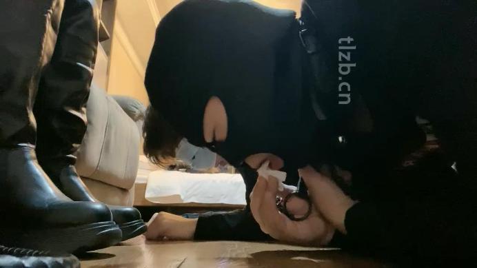 图片[11]_【zaizz】双主抢着舔脏长靴_HD绳艺资源