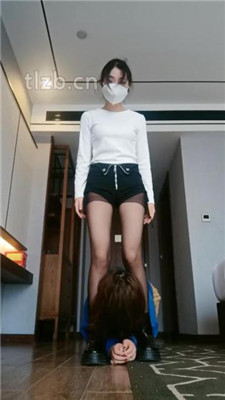 图片[5]_【爱可呀】母猪闺蜜给我清理脏鞋子_HD绳艺资源