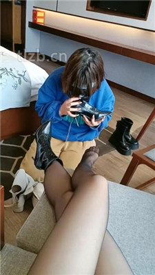 图片[10]_【爱可呀】母猪闺蜜给我清理脏鞋子_HD绳艺资源