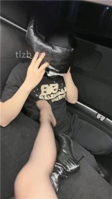 图片[4]_【禾未】车内黑丝诱惑调-美腿长靴黑丝辱_HD绳艺资源