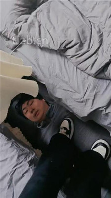 【奶味小仙女】踩踏火车上的地毯狗_HD绳艺资源