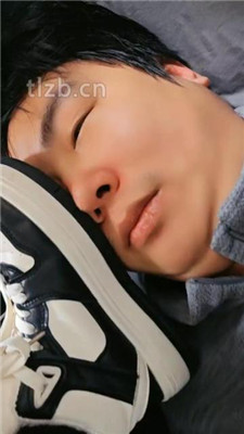 图片[3]_【奶味小仙女】踩踏火车上的地毯狗_HD绳艺资源