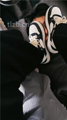 图片[4]_【奶味小仙女】踩踏火车上的地毯狗_HD绳艺资源