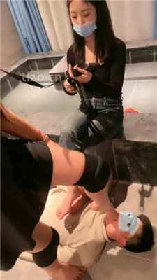 图片[11]_【小雅老师】情侣下跪做奴求虐-奴下奴舔脚-踩踏绳艺技巧【完整版】_HD绳艺资源