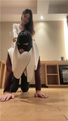 图片[19]_【凉子】骑马转胯/舔闻脏鞋臭脚/舔地板_HD绳艺资源