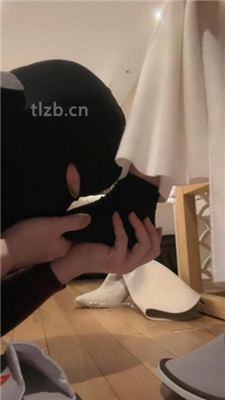 图片[20]_【凉子】骑马转胯/舔闻脏鞋臭脚/舔地板_HD绳艺资源