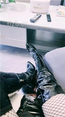 【丝丝】长靴-黑丝高跟踩虐-虐乳训练【完整版】_HD绳艺资源