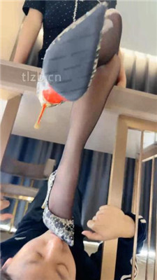 【潘妮绳艺导师】喂口水/黑丝高跟美腿踩虐_HD绳艺资源