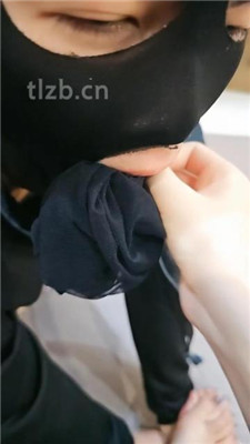 图片[13]_【嘉妮S】黑丝美腿虐-转胯/舔皮鞋/叼鞋闻鞋/吮吸脚趾_HD绳艺资源