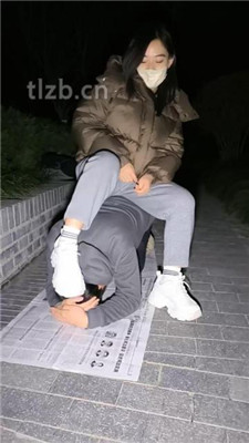 图片[14]_【冰爷】户外-骑马骑脖/运动鞋白袜踩踏_HD绳艺资源