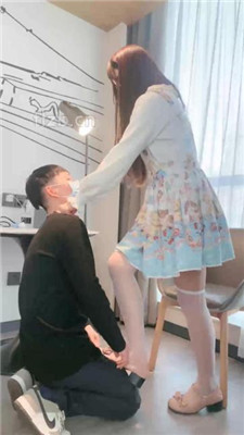 【栗子】小姨虐姐夫-掐乳/耳光/踢踹艺术虐_HD绳艺资源