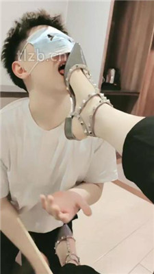 图片[13]_【妮蔻】吃原味脚/骑马/铆钉鞋踩虐_HD绳艺资源