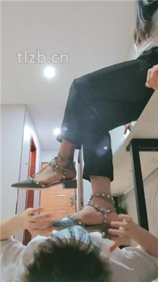 图片[19]_【妮蔻】吃原味脚/骑马/铆钉鞋踩虐_HD绳艺资源