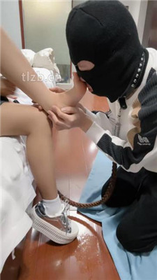 图片[8]_【珂儿大小姐】舔超脏鞋底/裸足恋足/赏赐圣水_HD绳艺资源