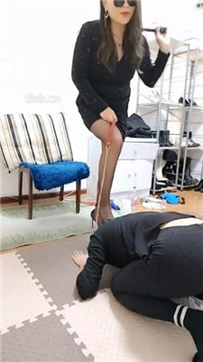 【平凡】训练/骑脖转胯/赏赐圣水/黑丝高跟恋足舔_HD绳艺资源