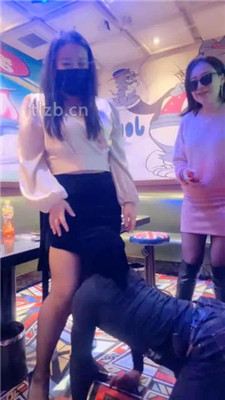 图片[15]_【小妮】KTV双调-长靴跪舔/踩踏钻胯/专用坐垫【双视角版】_HD绳艺资源