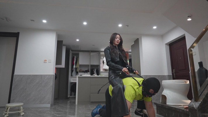 图片[9]_轰鸣巨响重击耳光呼懵四奴才，花样训三马壕无人性_HD绳艺资源