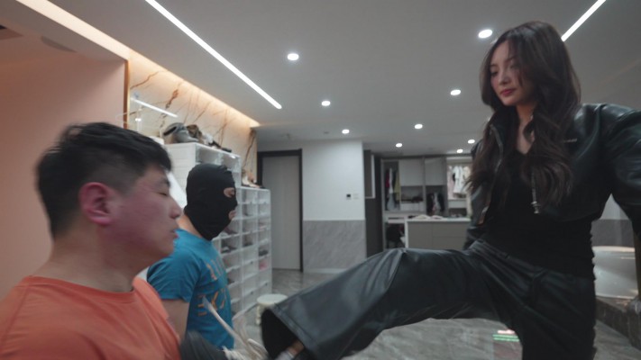 图片[14]_轰鸣巨响重击耳光呼懵四奴才，花样训三马壕无人性_HD绳艺资源