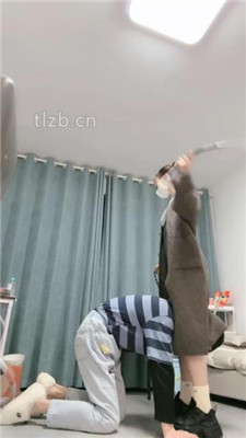 图片[13]_【樱子大人】骑马爬行/运动鞋踩踏提档/舔拖鞋_HD绳艺资源