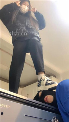 图片[9]_【精神小妹】3S素人学生主-踩狗头/舔脏鞋_HD绳艺资源