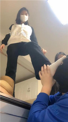 图片[11]_【精神小妹】3S素人学生主-踩狗头/舔脏鞋_HD绳艺资源