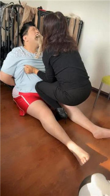 图片[4]_【冰色】家奴清理脏鞋底_HD绳艺资源