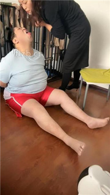 图片[9]_【冰色】家奴清理脏鞋底_HD绳艺资源