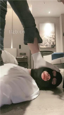 图片[9]_【绝美兔绳艺导师】跪舔脏长靴臭白袜/绳艺技巧踩踏_HD绳艺资源